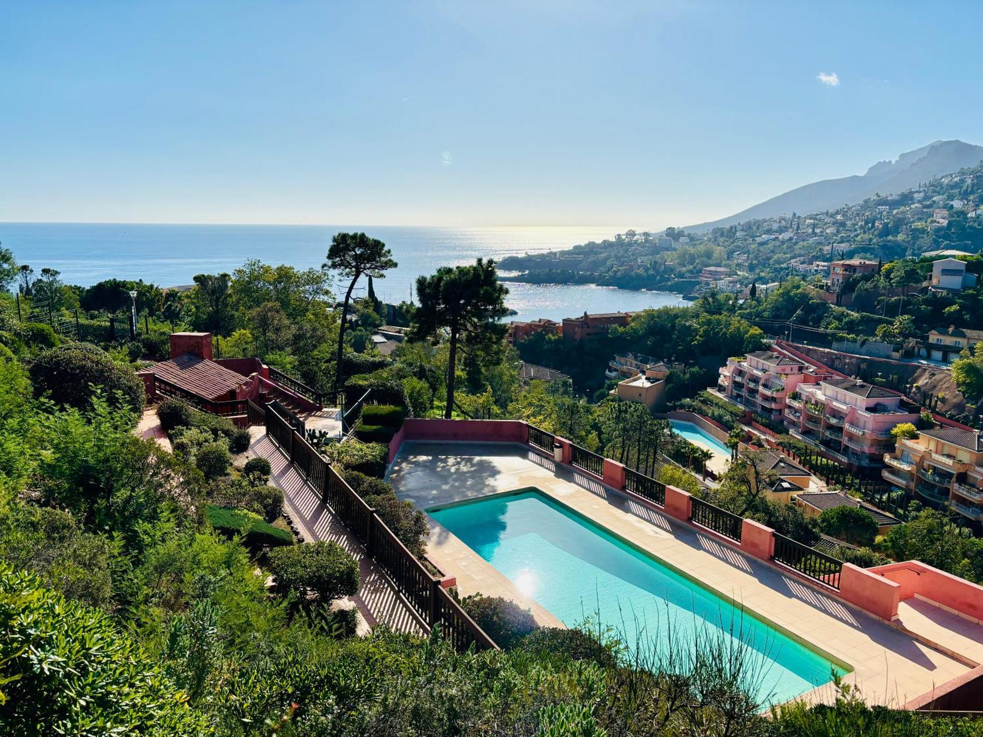Charmant Deux Pieces Avec Une Vue Imprenable Sur La Crique Notre-Dame Théoule-sur-Mer Dış mekan fotoğraf